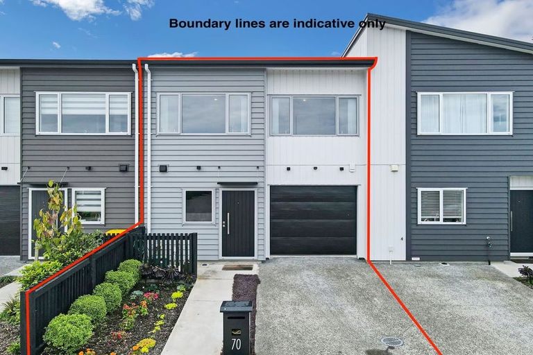 Photo of property in 70 Paretaiuru Crescent, Papakura, 2110