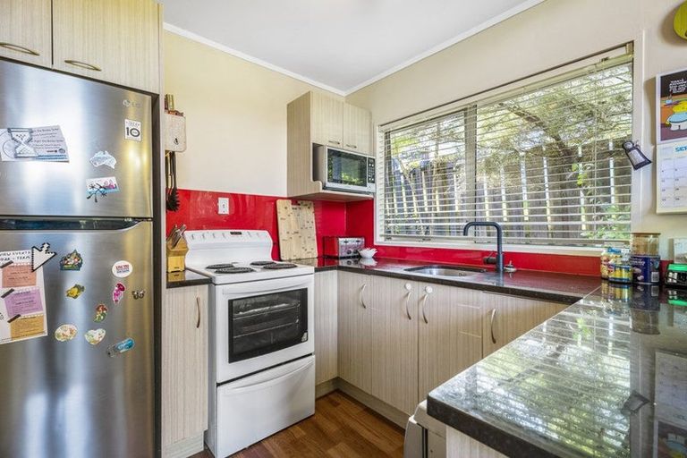 Photo of property in 2/19 Simon Ellice Drive, Bayview, Auckland, 0629