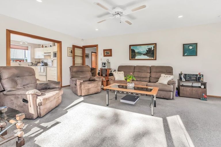 Photo of property in 2/20 Gunns Crescent, Cashmere, Christchurch, 8022