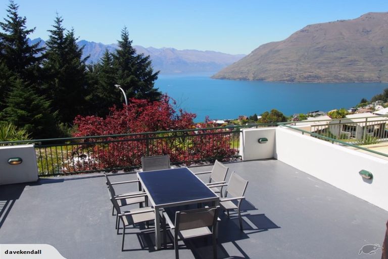 Photo of property in 1a Caples Place, Fernhill, Queenstown, 9300