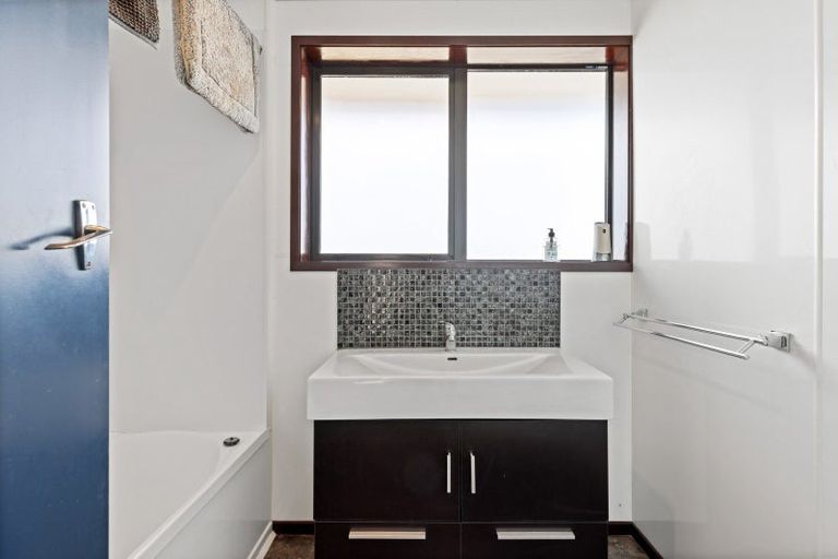 Photo of property in 67 Boston Avenue, Hornby, Christchurch, 8042