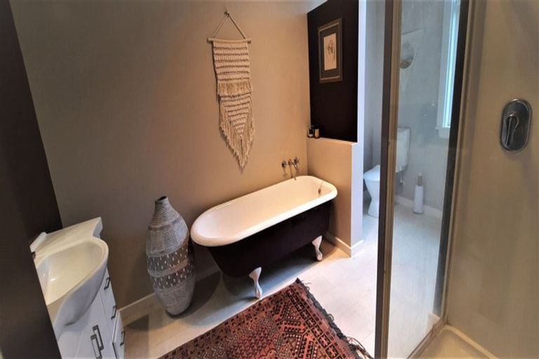 Photo of property in 216 Springfield Road, St Albans, Christchurch, 8014