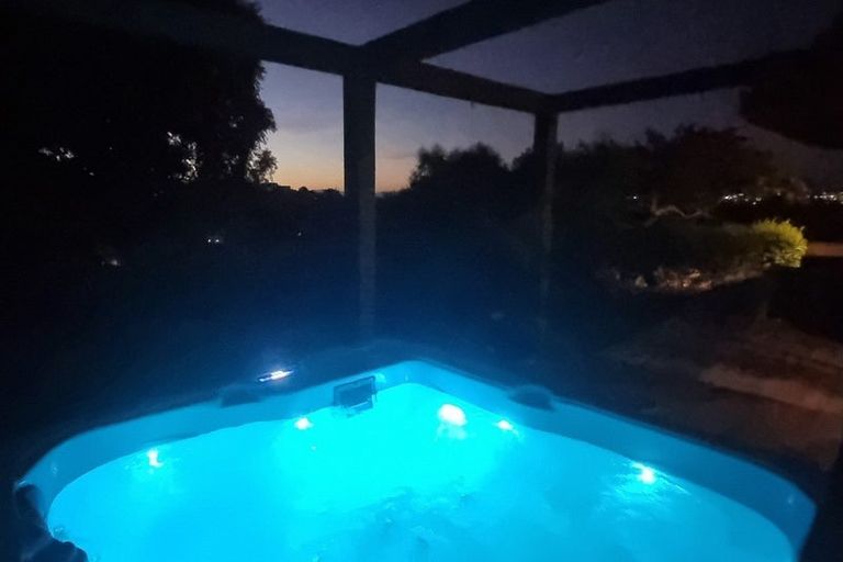 Photo of property in 38 Ravensdale Rise, Westmorland, Christchurch, 8025