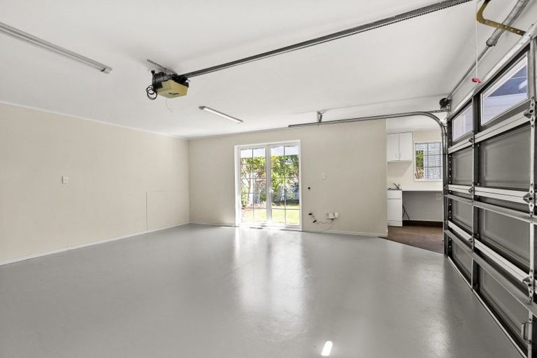 Photo of property in 43b Stanley Road, Stanley Point, Auckland, 0624