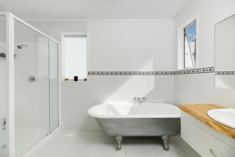 Photo of property in 1225 Papamoa Beach Road, Papamoa Beach, Papamoa, 3118