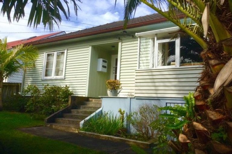 Photo of property in 15 Egremont Street, Belmont, Auckland, 0622