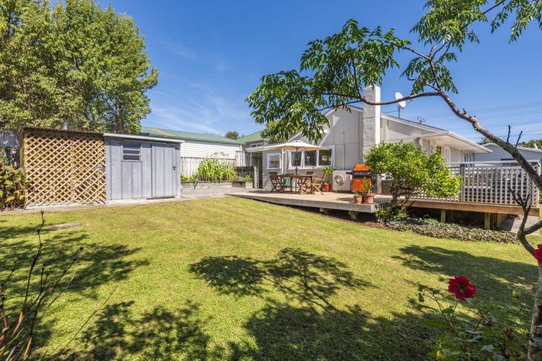 Photo of property in 63 Ruapehu Street, Paraparaumu, 5032