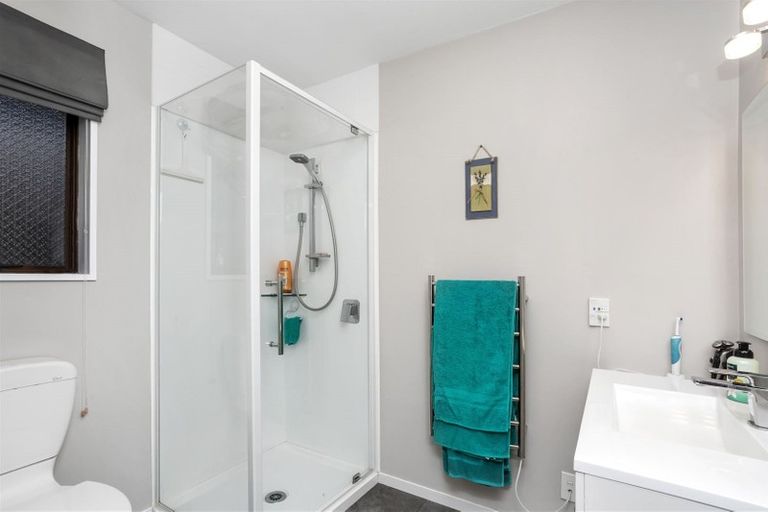 Photo of property in 6 Briarmont Street, Avondale, Christchurch, 8061