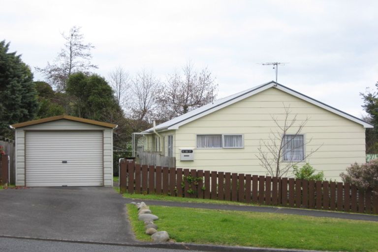 Photo of property in 31 Riversdale Drive, Merrilands, New Plymouth, 4312