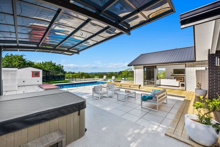 Photo of property in 99 Stoneridge Terrace, Whitford, Manurewa, 2576