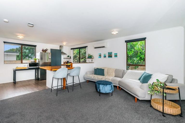 Photo of property in 3 Michael Road, Paraparaumu Beach, Paraparaumu, 5032