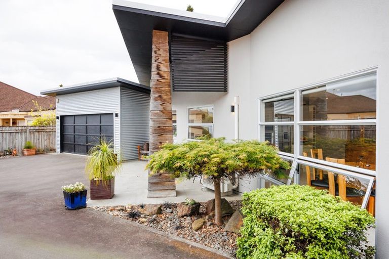 Photo of property in 6 The Oaks, Awapuni, Palmerston North, 4412