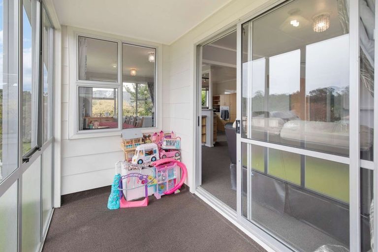 Photo of property in 85 Riversdale Drive, Merrilands, New Plymouth, 4312