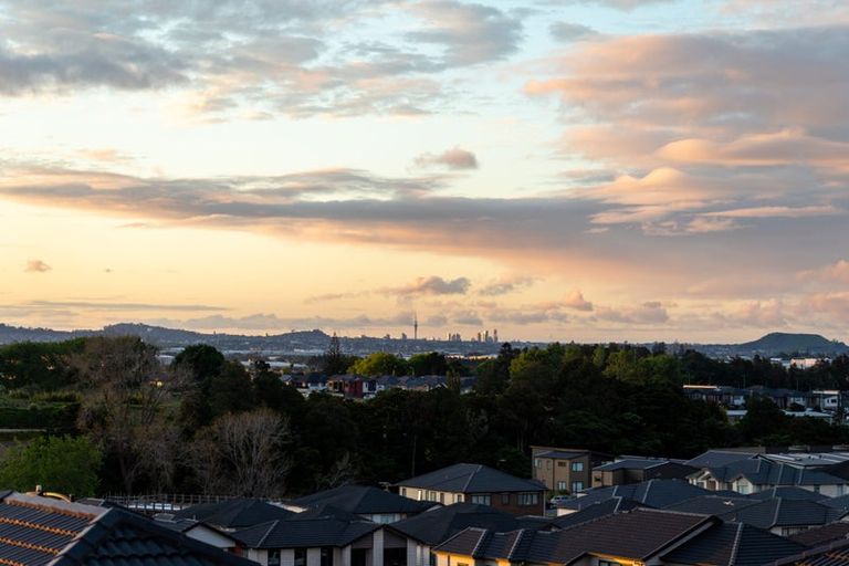 Photo of property in 21 Black Shed Road, Flat Bush, Auckland, 2019