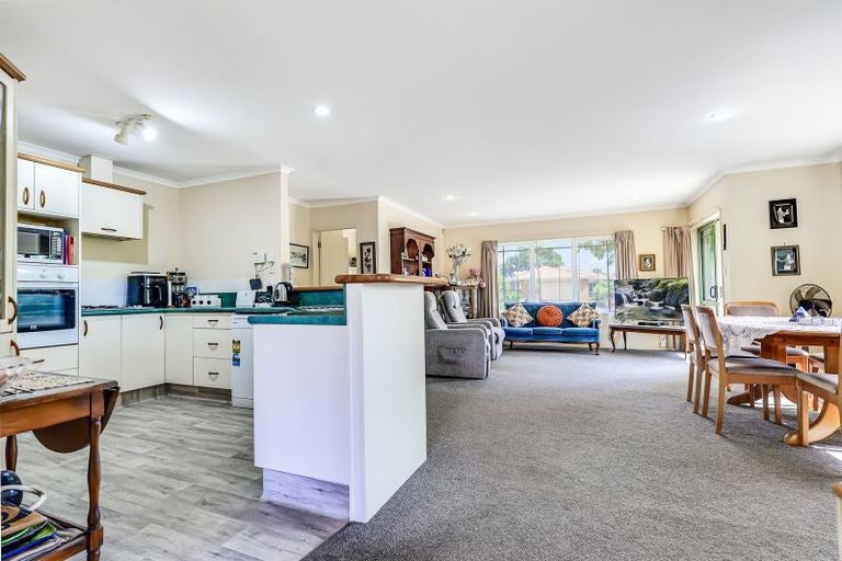 Photo of property in 2 Dingwall Court, Rototuna, Hamilton, 3210