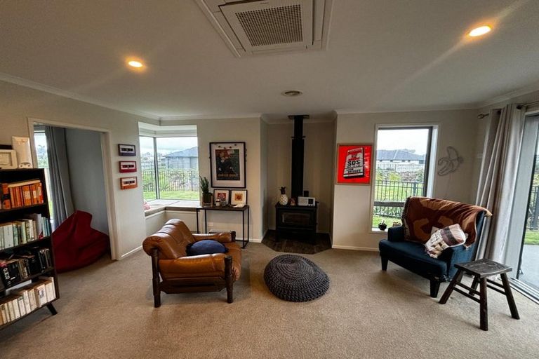 Photo of property in 17 Waitaha Place, Bell Block, New Plymouth, 4312