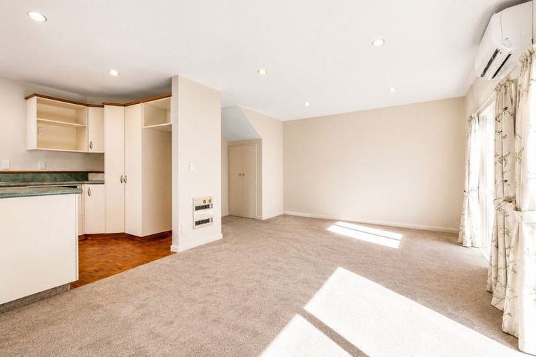 Photo of property in 533a Barbadoes Street, Edgeware, Christchurch, 8013