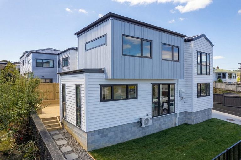 Photo of property in 17a Trinidad Road, Sunnynook, Auckland, 0620