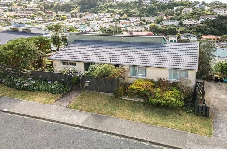 Photo of property in 14 Old Coach Road, Johnsonville, Wellington, 6037