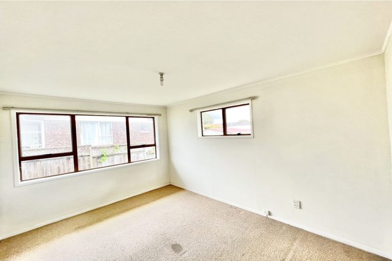 Photo of property in 1/45 Blacklock Avenue, Henderson, Auckland, 0612