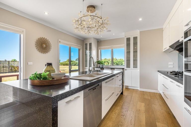 Photo of property in 28 Clifton Road, Whitford, Howick, 2571