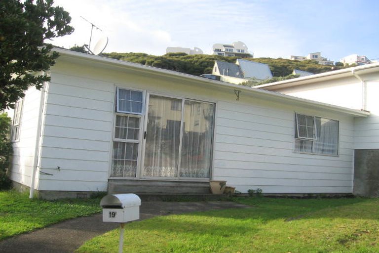 Photo of property in 2/19 Yarrow Place, Papakowhai, Porirua, 5024
