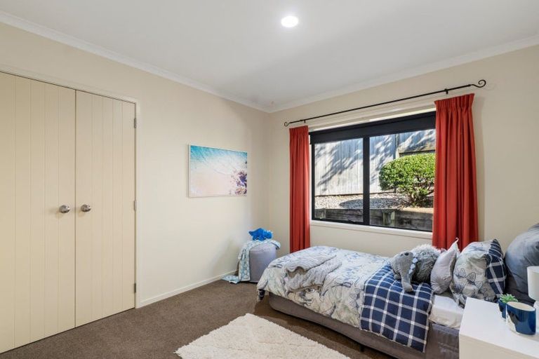 Photo of property in 11 Hawk Place, Welcome Bay, Tauranga, 3112