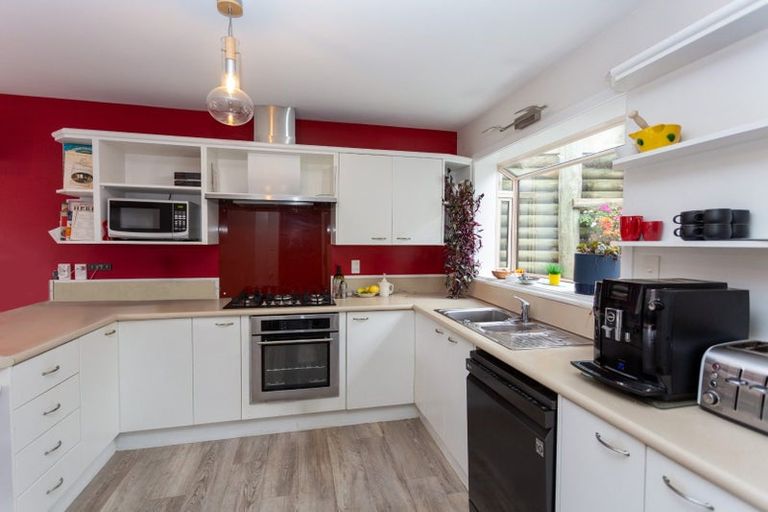 Photo of property in 2/18 Sedgwick Way, Westmorland, Christchurch, 8025