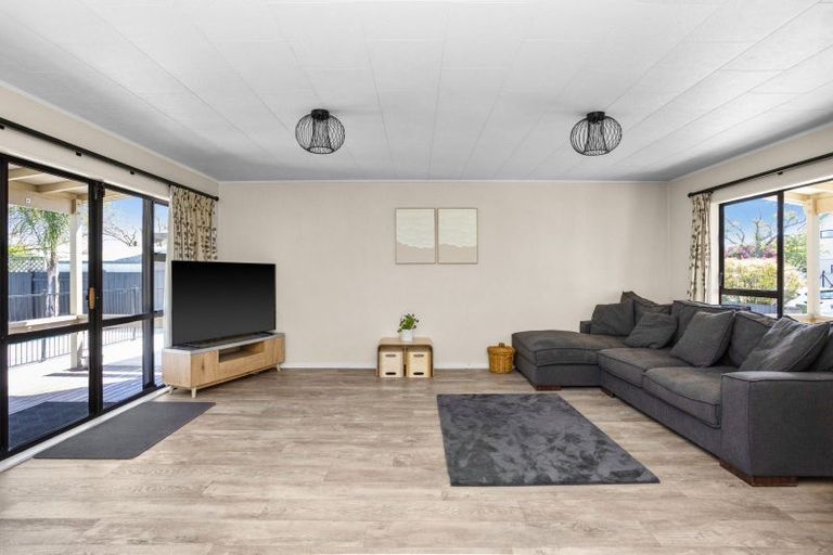 Photo of property in 36 Ryan Crescent, Greenmeadows, Napier, 4112