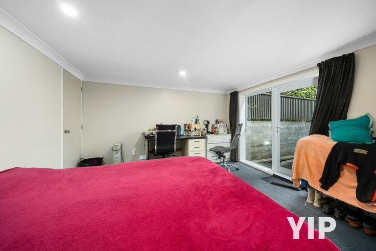 Photo of property in 15 Robert Street, Newlands, Wellington, 6037