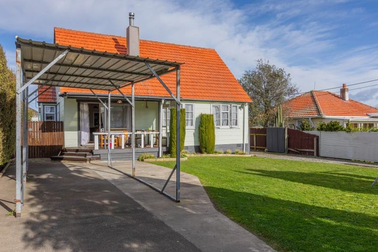 Photo of property in 6 Churchill Street, Waipukurau, 4200