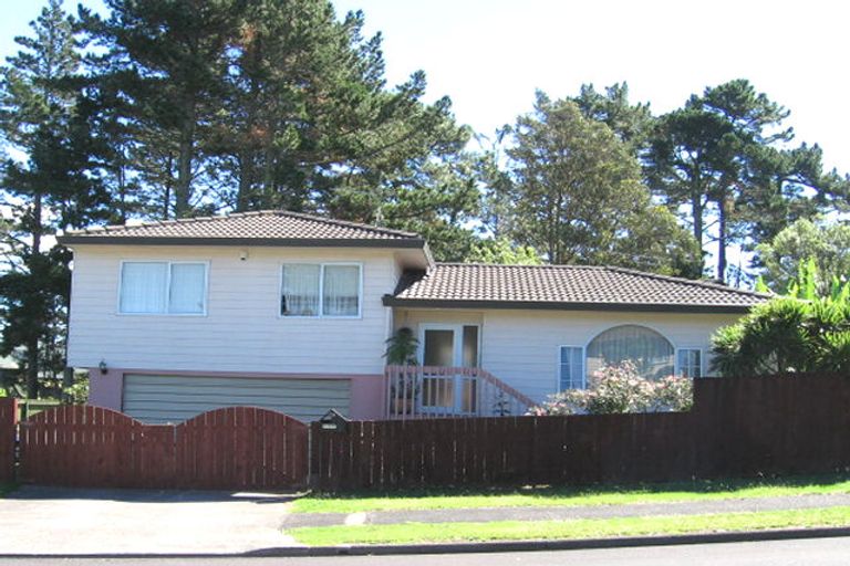 Photo of property in 3 Holmes Drive, West Harbour, Auckland, 0618