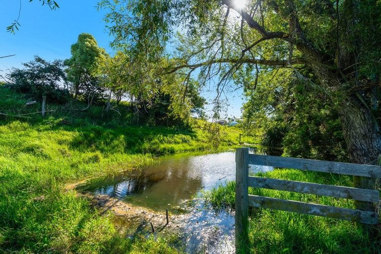 Photo of property in 133a3b The Strand, Wainuiomata, Lower Hutt, 5014