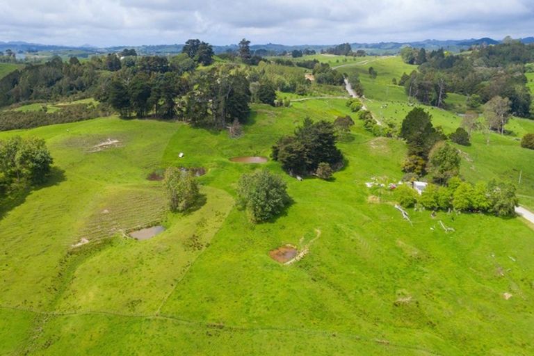 Photo of property in 229 Settlement Road, Kaiwaka, 0573