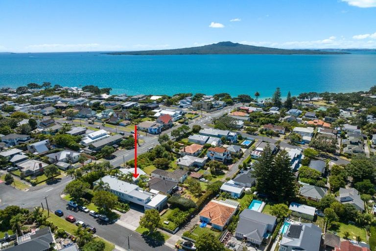 Photo of property in 41 Old Lake Road, Narrow Neck, Auckland, 0624