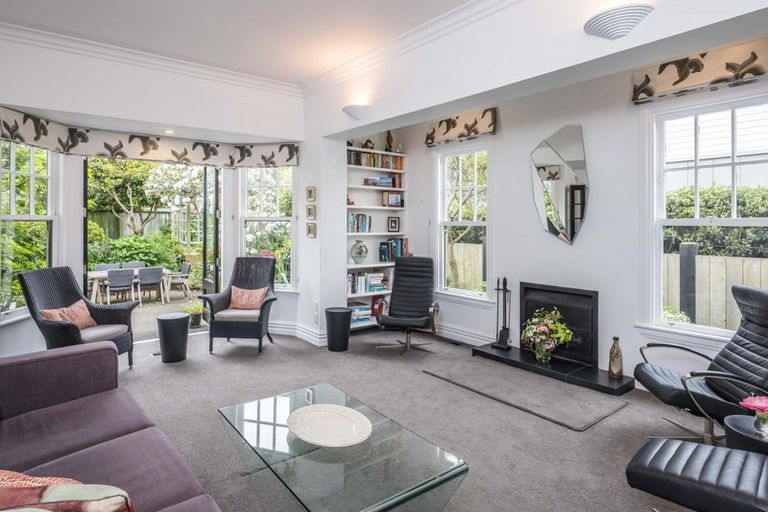 Photo of property in 33 Hobson Crescent, Thorndon, Wellington, 6011