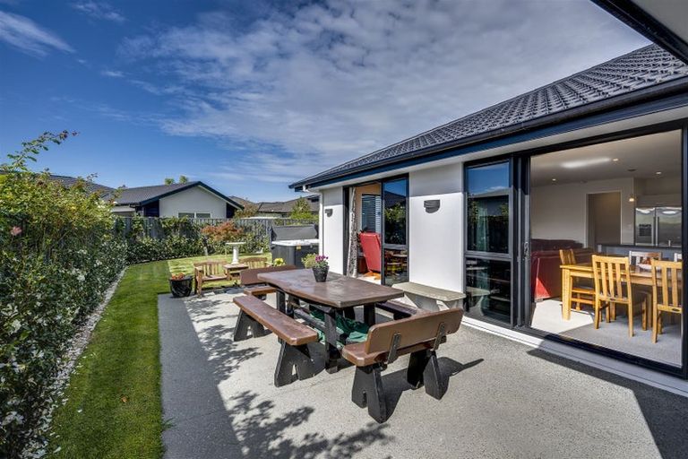 Photo of property in 16 Kapiti Drive, Poraiti, Napier, 4112