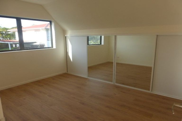 Photo of property in 16 Glendene Avenue, Glendene, Auckland, 0602