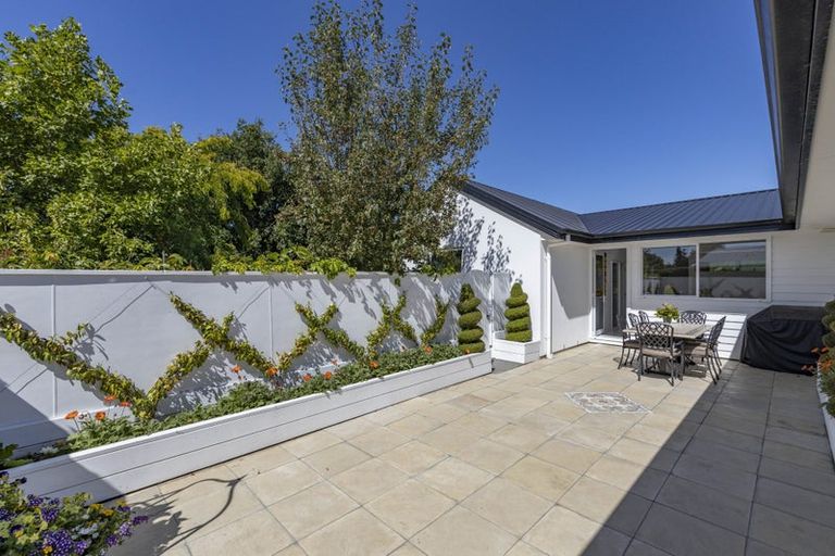 Photo of property in 72 Oakgrove Drive, Rangiora, 7400