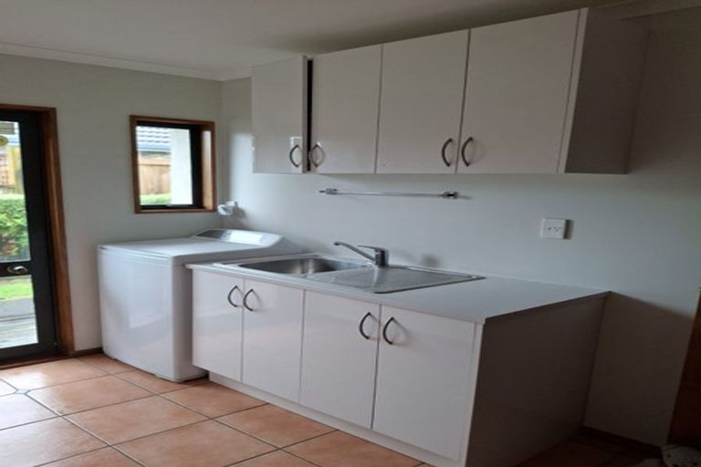 Photo of property in 11 Links View Drive, Omokoroa, 3114