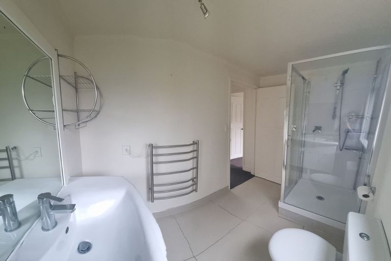 Photo of property in 1/36 Seaview Road, Castor Bay, Auckland, 0620