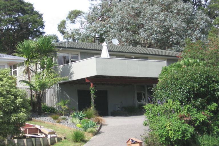 Photo of property in 36 Staincross Street, Green Bay, Auckland, 0604