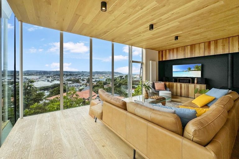 Photo of property in 6 Crawford Road, Kilbirnie, Wellington, 6022