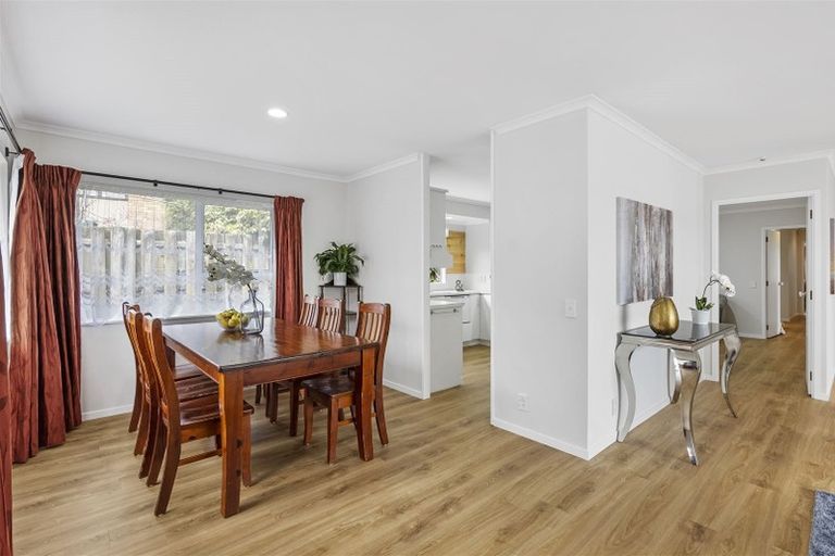 Photo of property in 47 Palmcrest Grove, Highland Park, Auckland, 2010