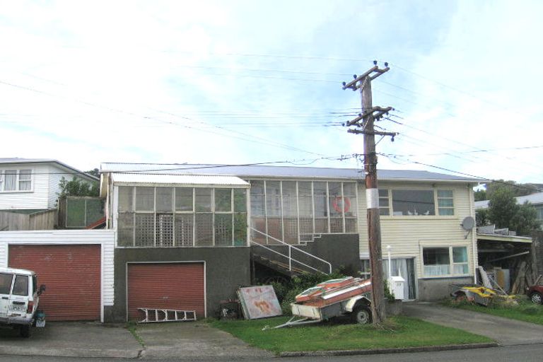 Photo of property in 22 Baylands Drive, Newlands, Wellington, 6037