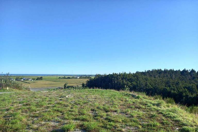 Photo of property in 1 Takutai Terrace, Ruatapu, 7883