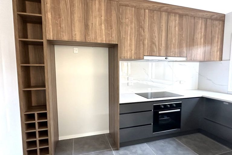 Photo of property in 25c Borrowdace Avenue, Botany Downs, Auckland, 2010