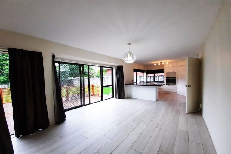 Photo of property in 15 Meadowland Drive, Somerville, Auckland, 2014