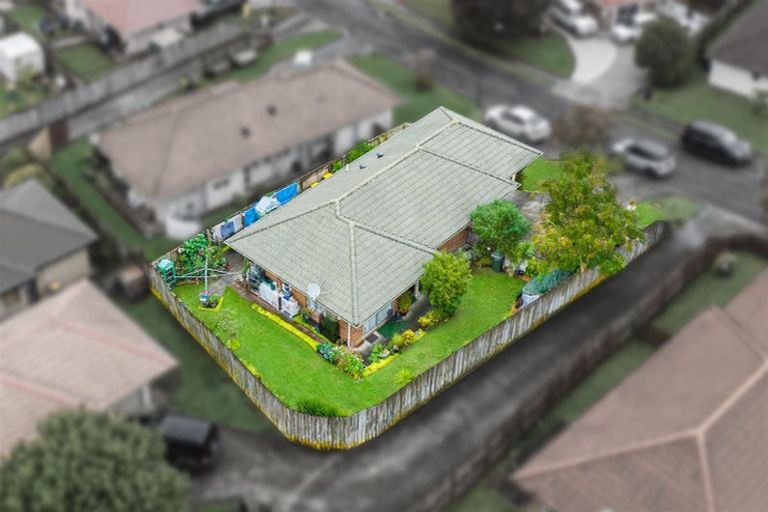 Photo of property in 12 Cretian Crescent, Henderson, Auckland, 0612