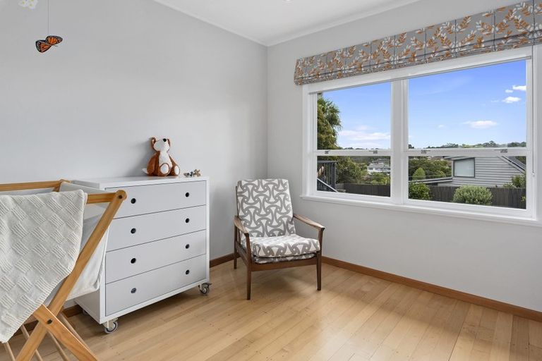 Photo of property in 11 Dudding Avenue, Northcote, Auckland, 0627